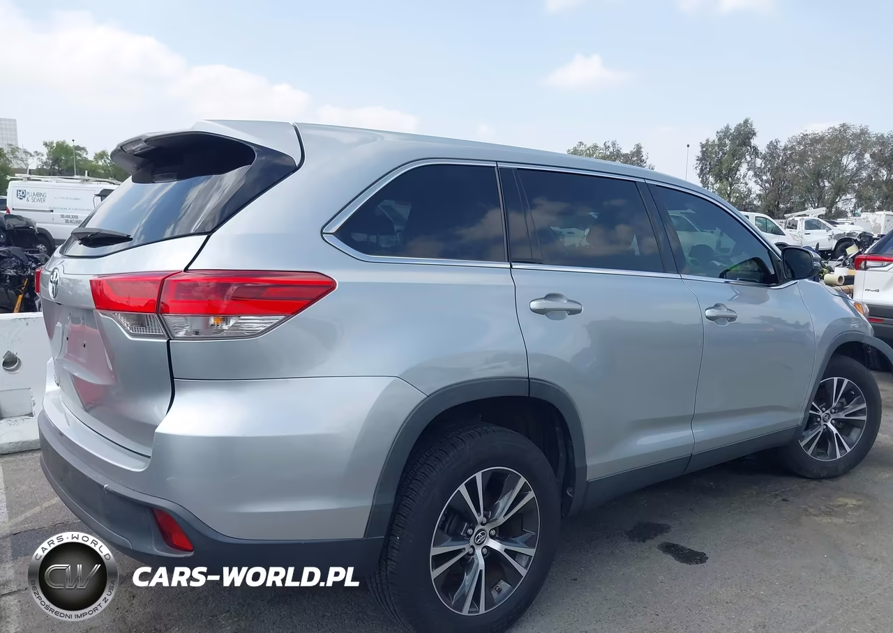 2019 Toyota Highlander Le VIN:5TDZARFH3KS053376 - 14
