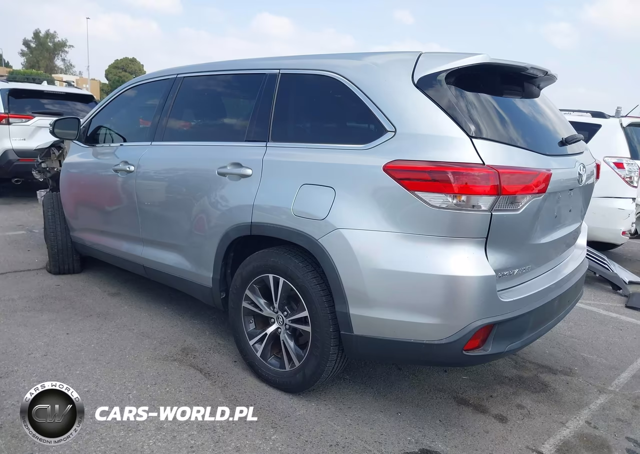2019 Toyota Highlander Le VIN:5TDZARFH3KS053376 - 3