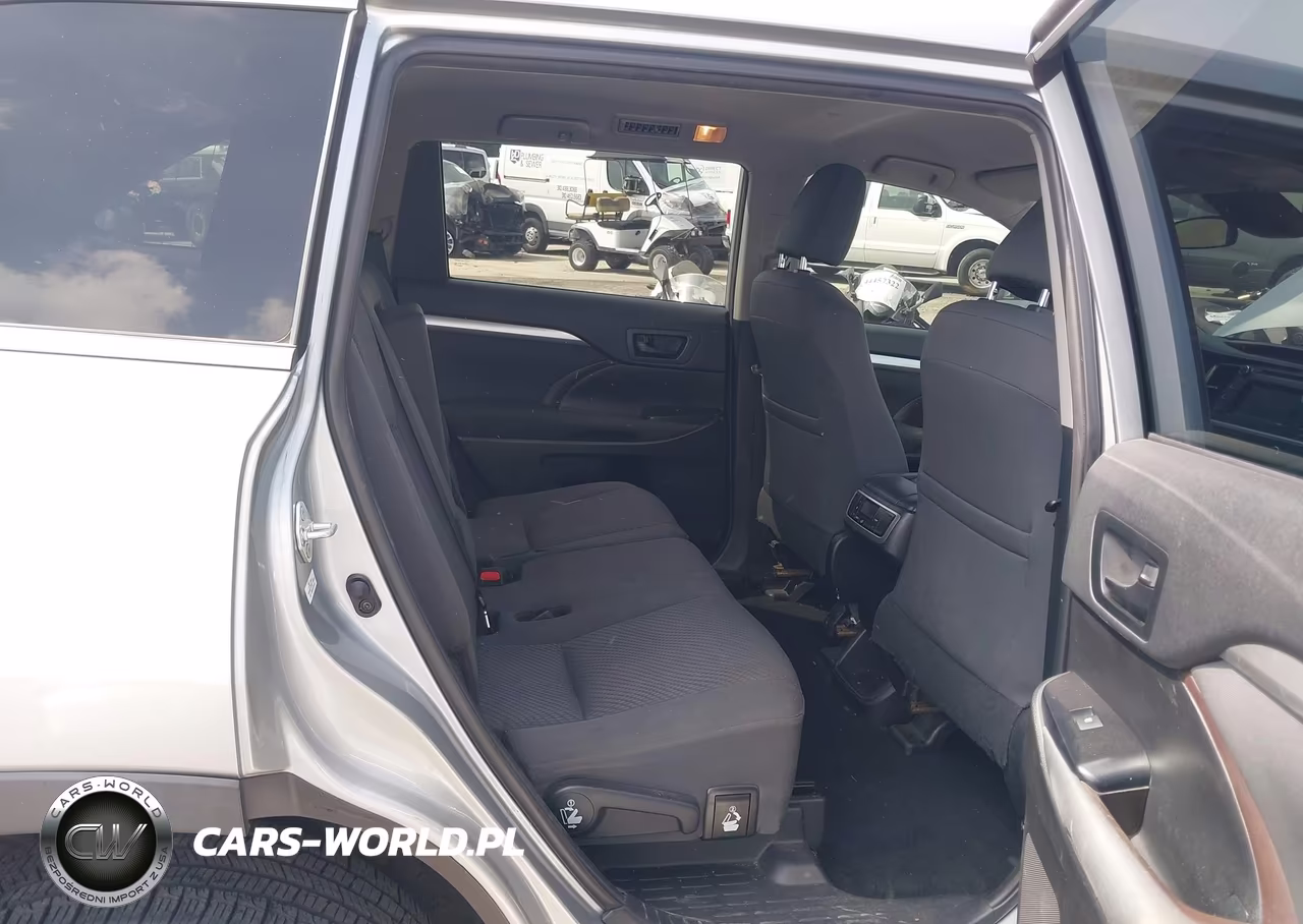 2019 Toyota Highlander Le VIN:5TDZARFH3KS053376 - 8