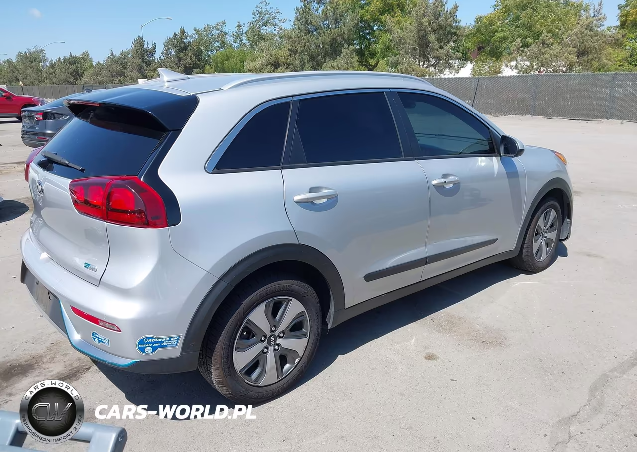 2019 Kia Niro Plug-In Hybrid Lx VIN:KNDCM3LD0K5337629 - 4