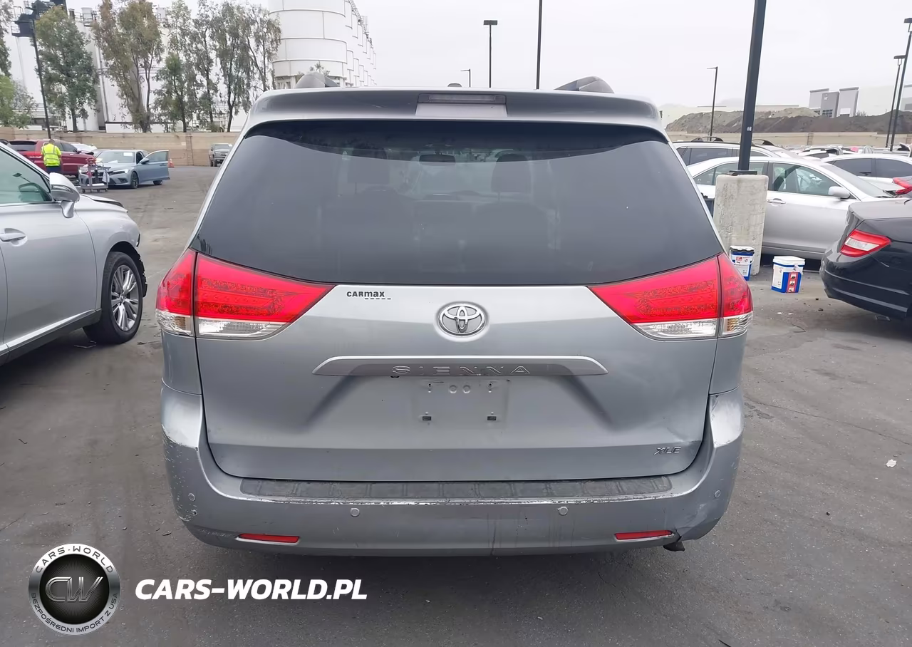 2014 Toyota Sienna Xle V6 8 Passenger VIN:5TDYK3DC8ES516887 - 17