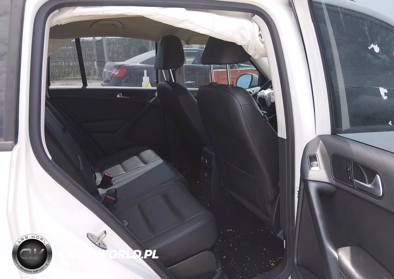 2016 Volkswagen Tiguan S VIN:WVGBV7AX2GW583494 - 8