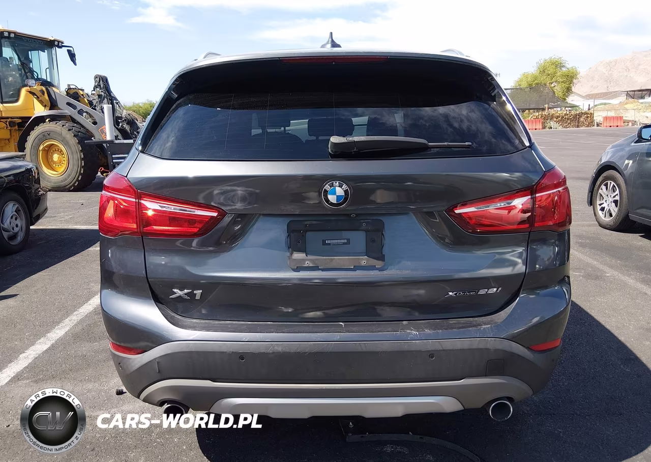 2018 BMW X1 xDrive28I VIN:WBXHT3C35J3H33670 - 17