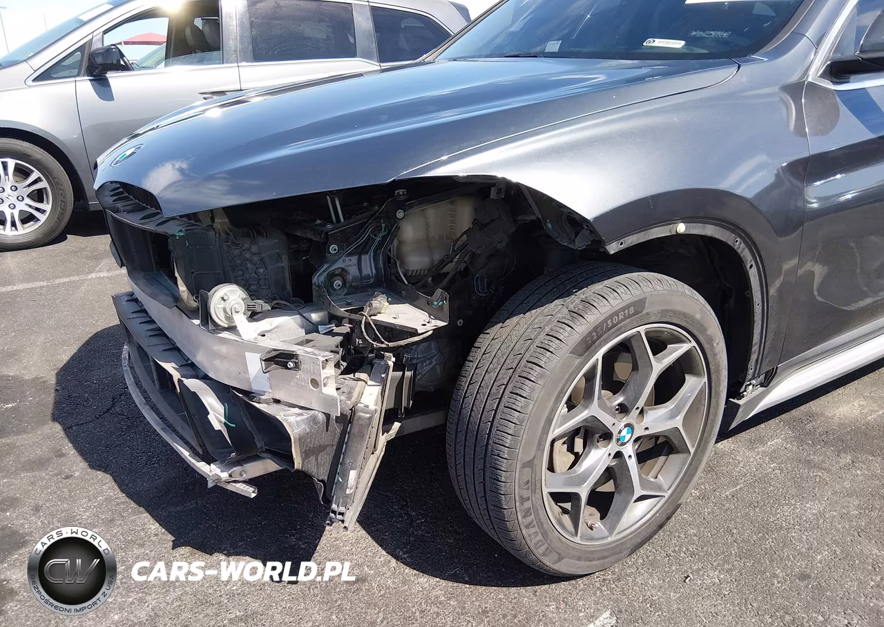 2018 BMW X1 xDrive28I VIN:WBXHT3C35J3H33670 - 18