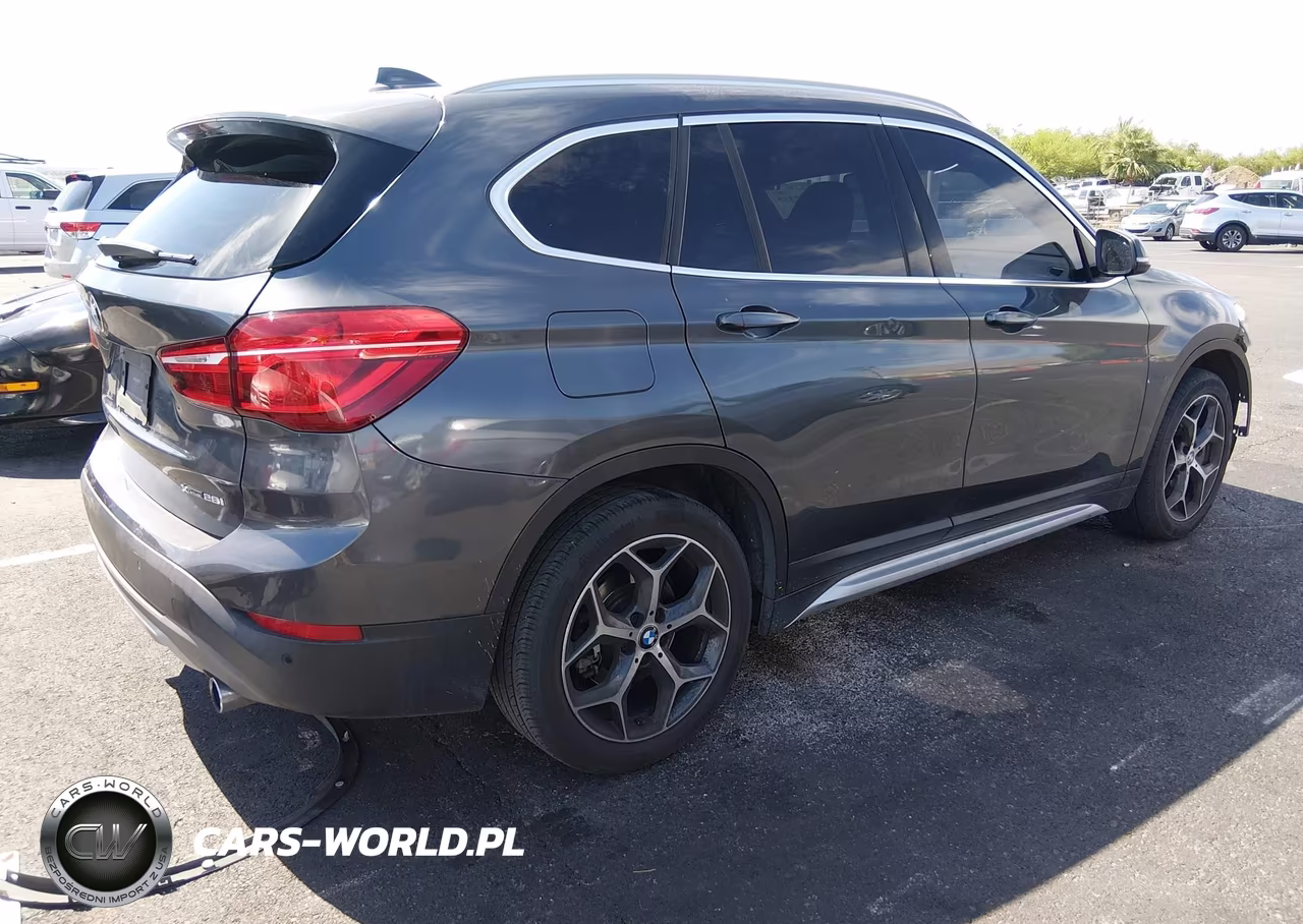 2018 BMW X1 xDrive28I VIN:WBXHT3C35J3H33670 - 4