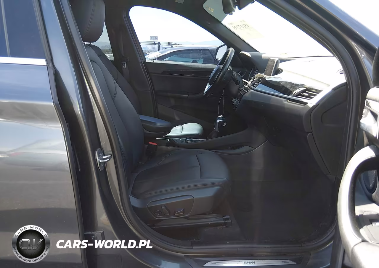2018 BMW X1 xDrive28I VIN:WBXHT3C35J3H33670 - 5