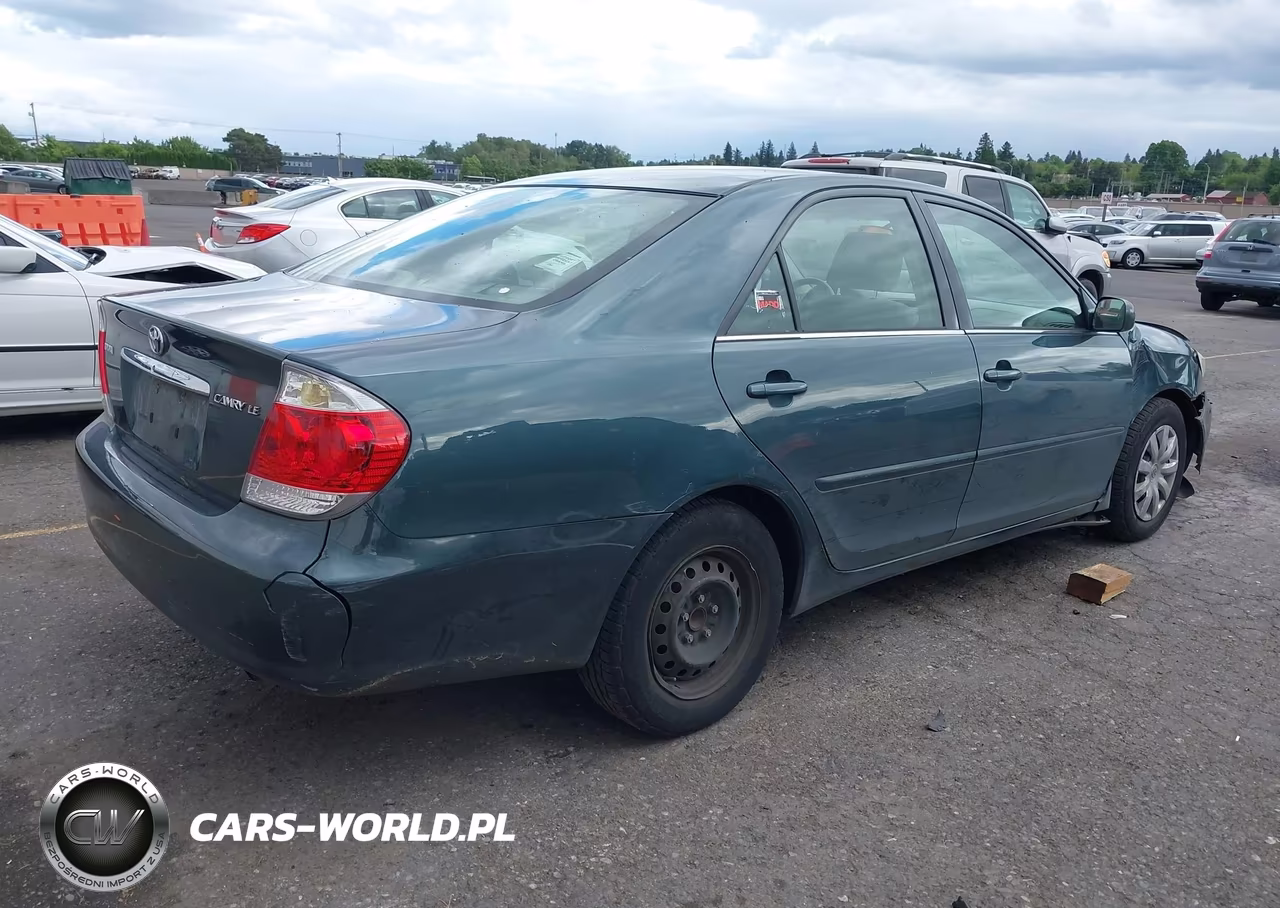2005 Toyota Camry Le VIN:4T1BE32K35U058173 - 4