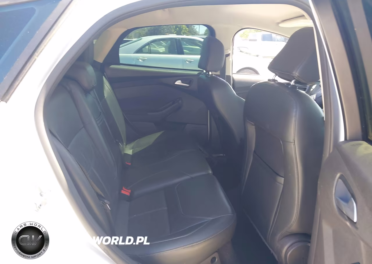 2016 Ford Focus Se VIN:1FADP3K29GL209362 - 8