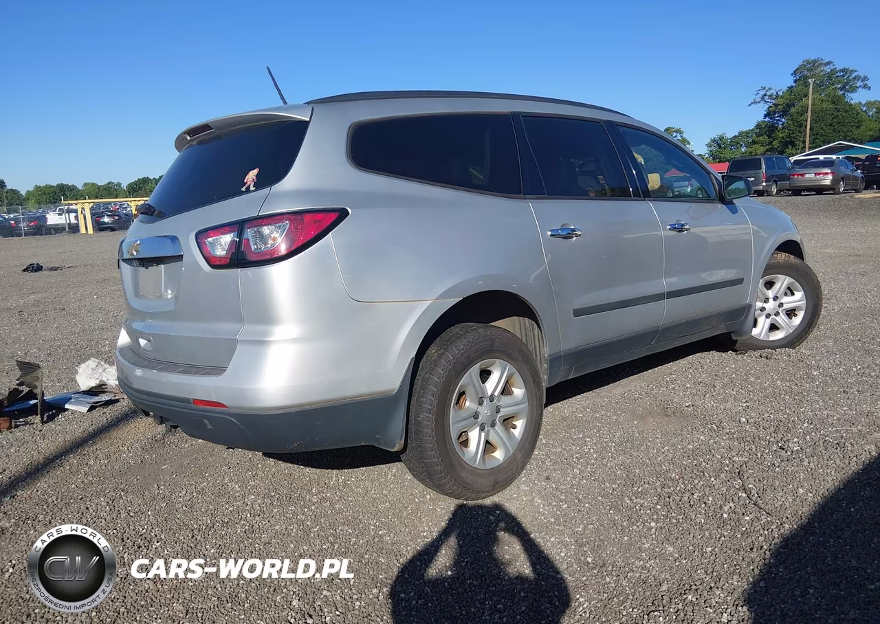 2017 Chevrolet Traverse Ls VIN:1GNKRFKDXHJ226142 - 4