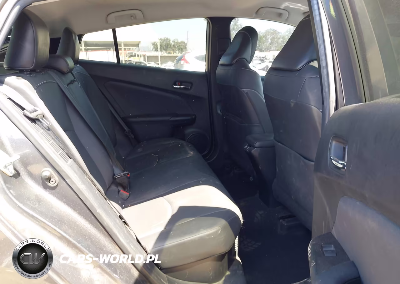 2021 Toyota Prius Prime Xle VIN:JTDKAMFP2M3171483 - 8