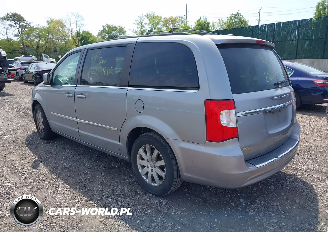 2015 Chrysler Town & Country Touring VIN:2C4RC1BG8FR538121 - 3