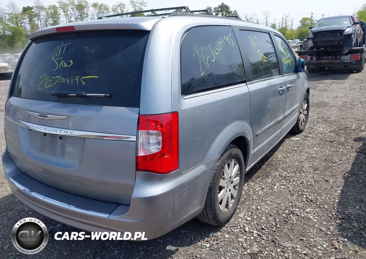 2015 Chrysler Town & Country Touring VIN:2C4RC1BG8FR538121 - 4