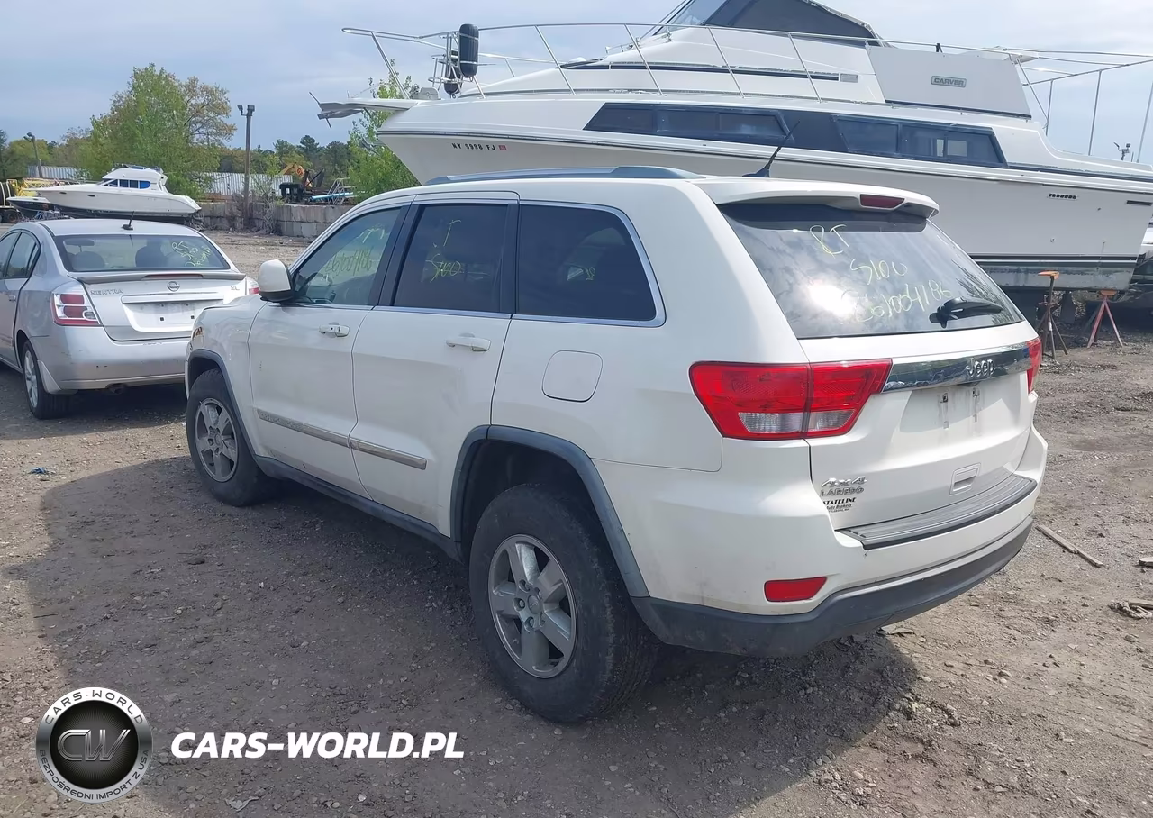 2012 Jeep Grand Cherokee Laredo VIN:1C4RJFAG8CC155000 - 3