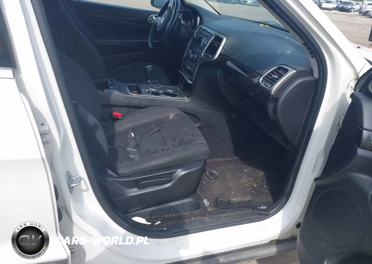 2012 Jeep Grand Cherokee Laredo VIN:1C4RJFAG8CC155000 - 5