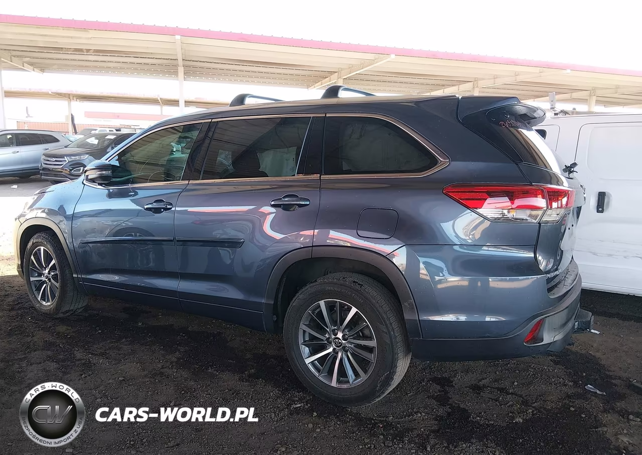 2018 Toyota Highlander Xle VIN:5TDKZRFH2JS244988 - 13
