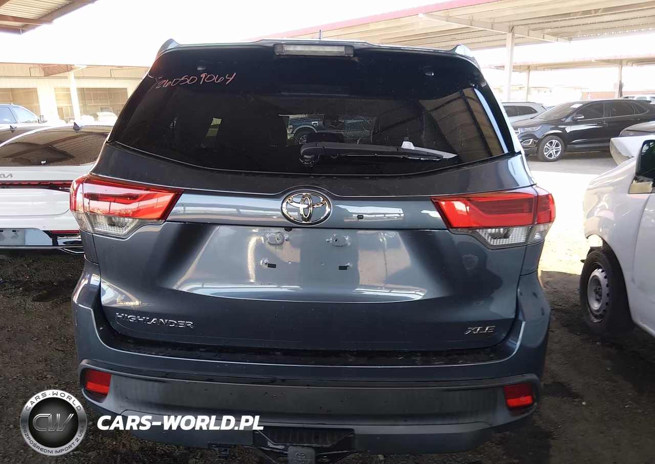 2018 Toyota Highlander Xle VIN:5TDKZRFH2JS244988 - 15