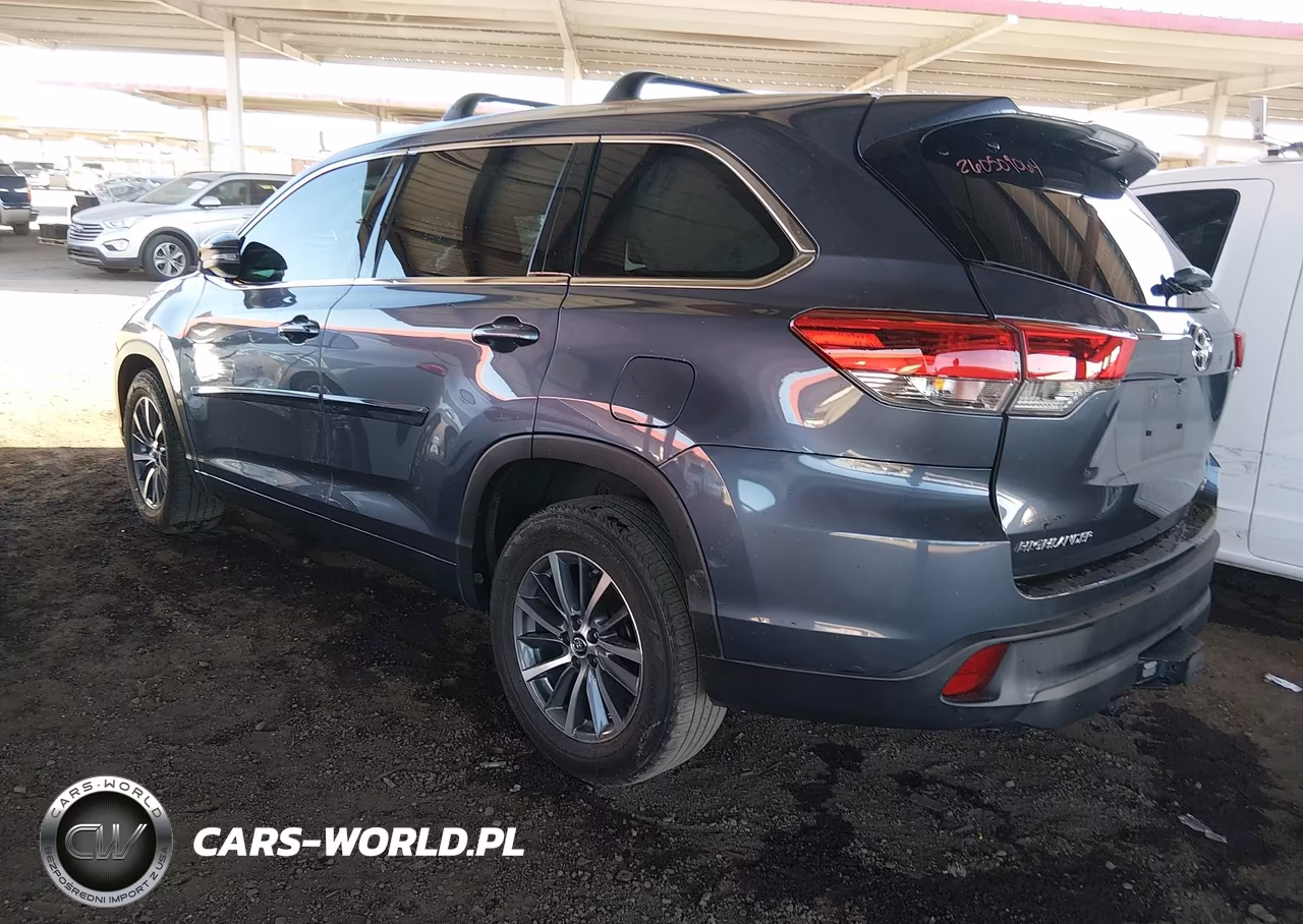 2018 Toyota Highlander Xle VIN:5TDKZRFH2JS244988 - 3
