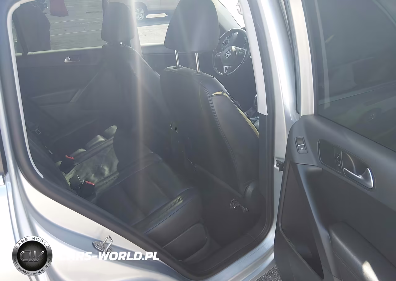2017 Volkswagen Tiguan 2.0T Sport VIN:WVGUV7AX5HW504183 - 8