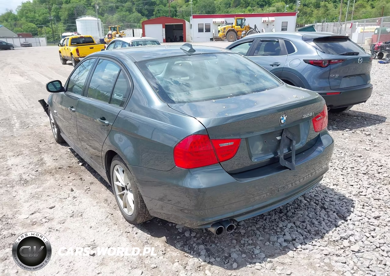 2010 BMW 328I xDrive VIN:WBAPK5C51AA810601 - 3