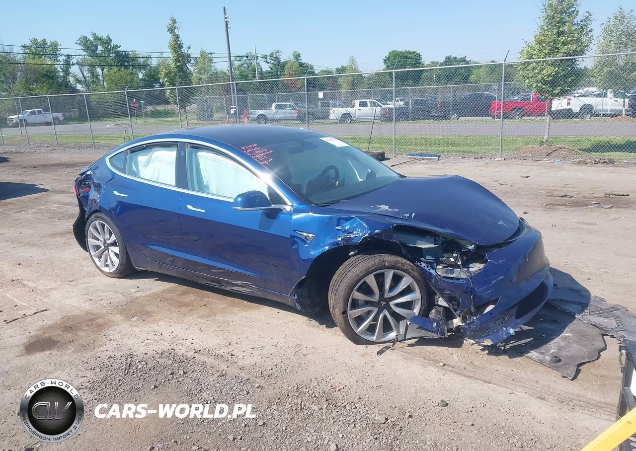 2018 Tesla Model 3 Long Range-Mid Range – zdjęcie 1 z 16
