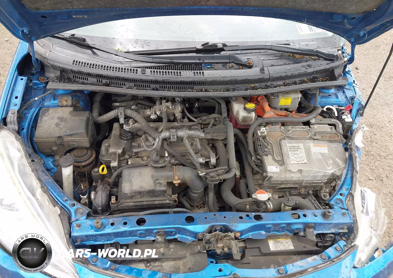 2015 Toyota Prius C Two VIN:JTDKDTB34F1113779 - 10
