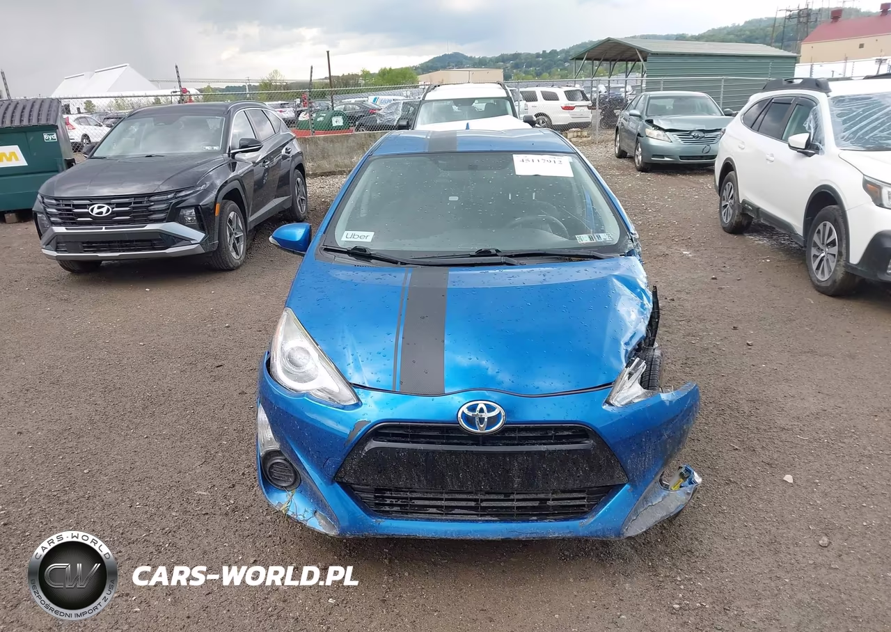 2015 Toyota Prius C Two VIN:JTDKDTB34F1113779 - 13
