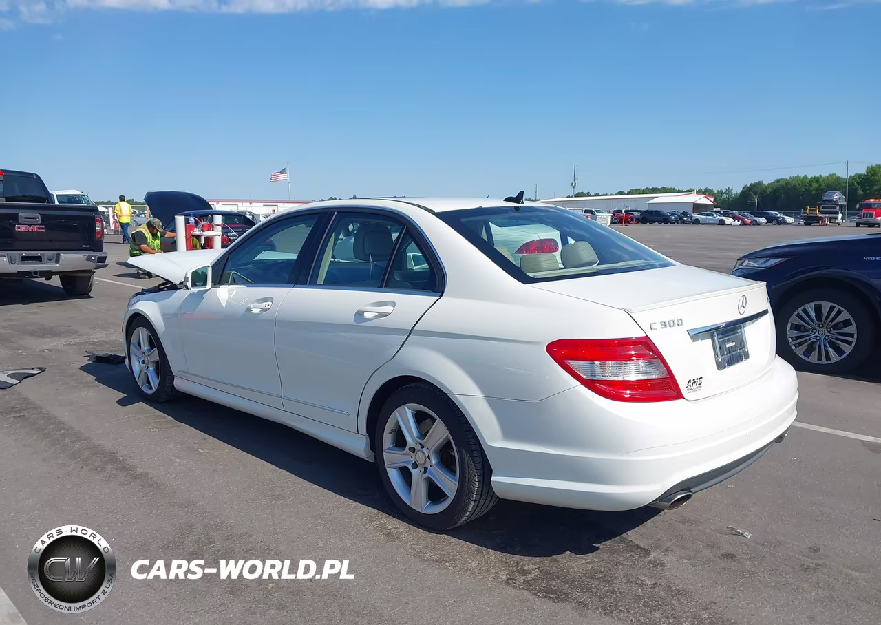 2011 Mercedes-Benz C 300 Luxury 4Matic-Sport 4Matic VIN:WDDGF8BB2BR175865 - 3