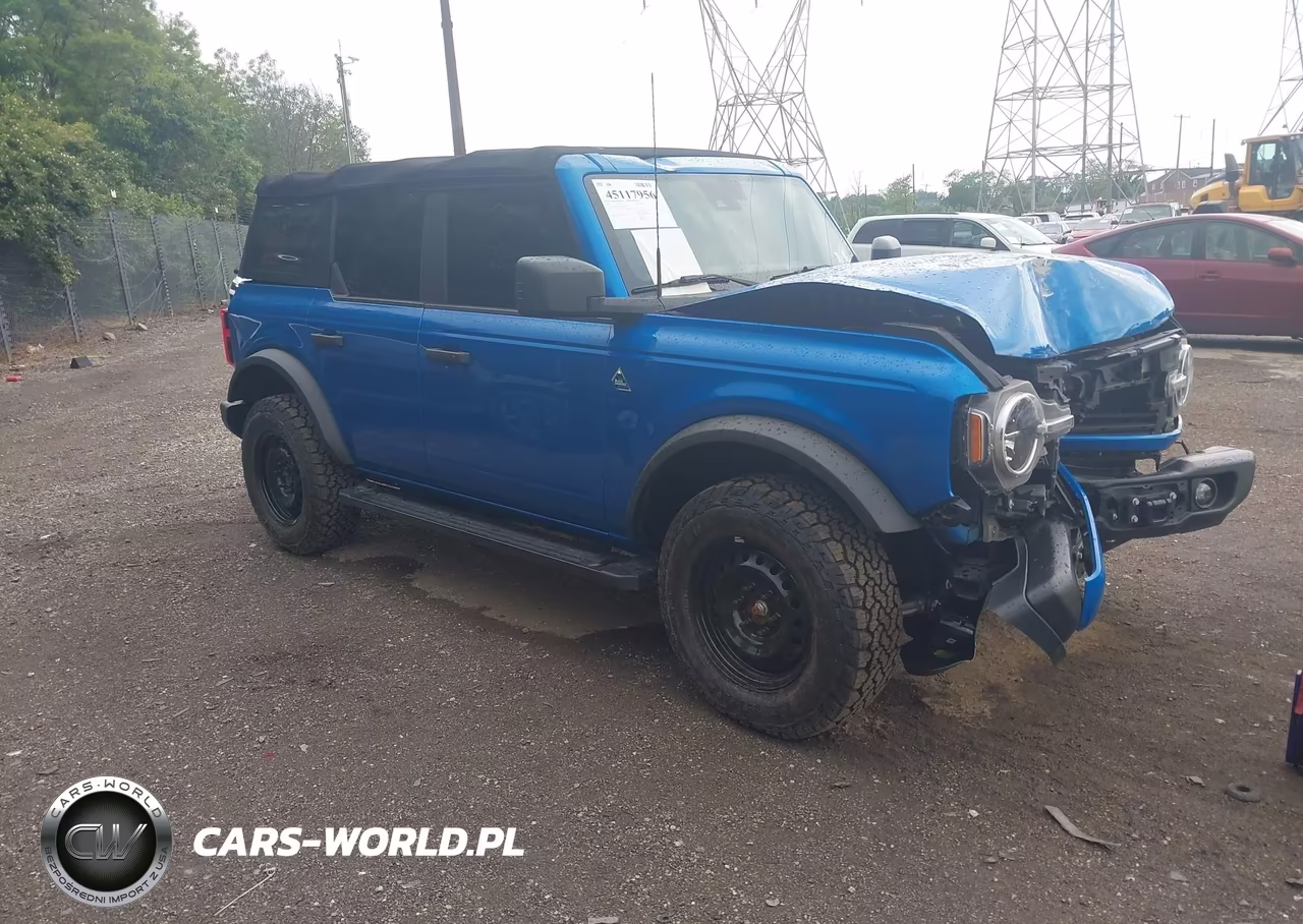 2022 Ford Bronco Black Diamond – zdjęcie 1 z 17