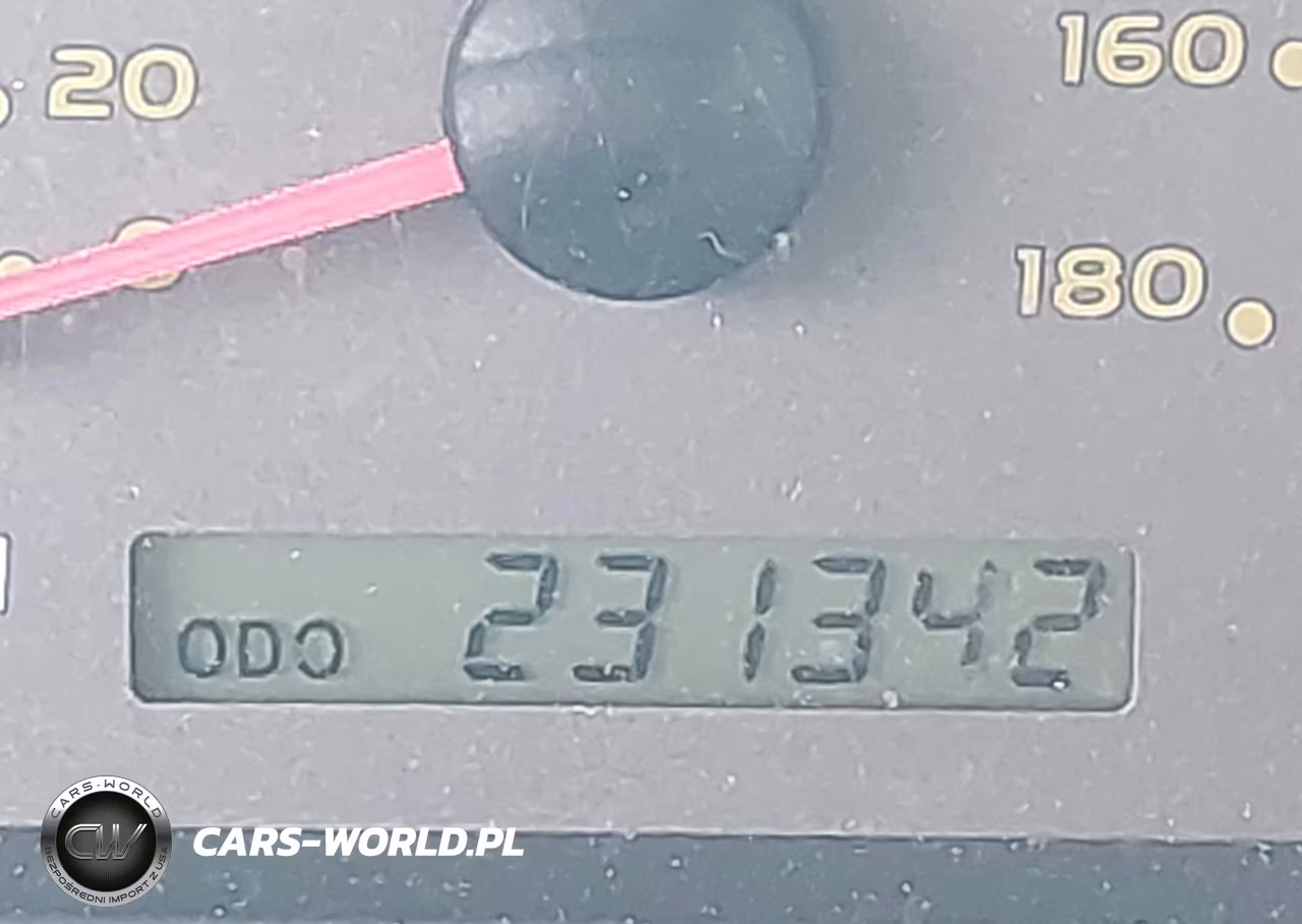 2002 Toyota Sequoia Limited V8 VIN:5TDBT48A72S135741 - 12