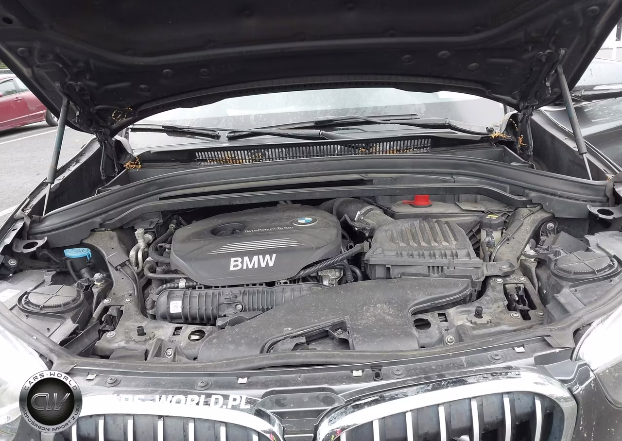2018 BMW X1 xDrive28I VIN:WBXHT3C33J5K27627 - 10