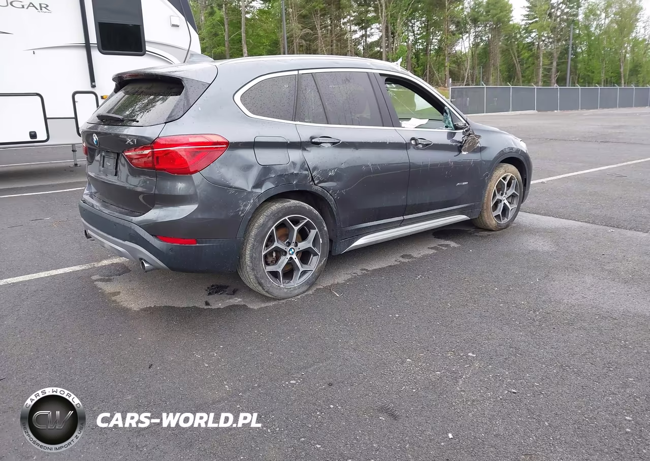 2018 BMW X1 xDrive28I VIN:WBXHT3C33J5K27627 - 4