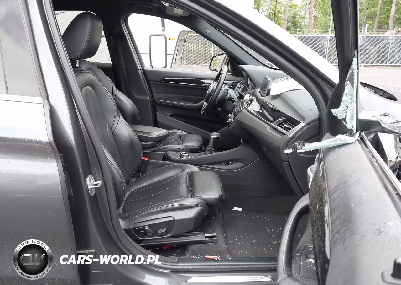 2018 BMW X1 xDrive28I VIN:WBXHT3C33J5K27627 - 5