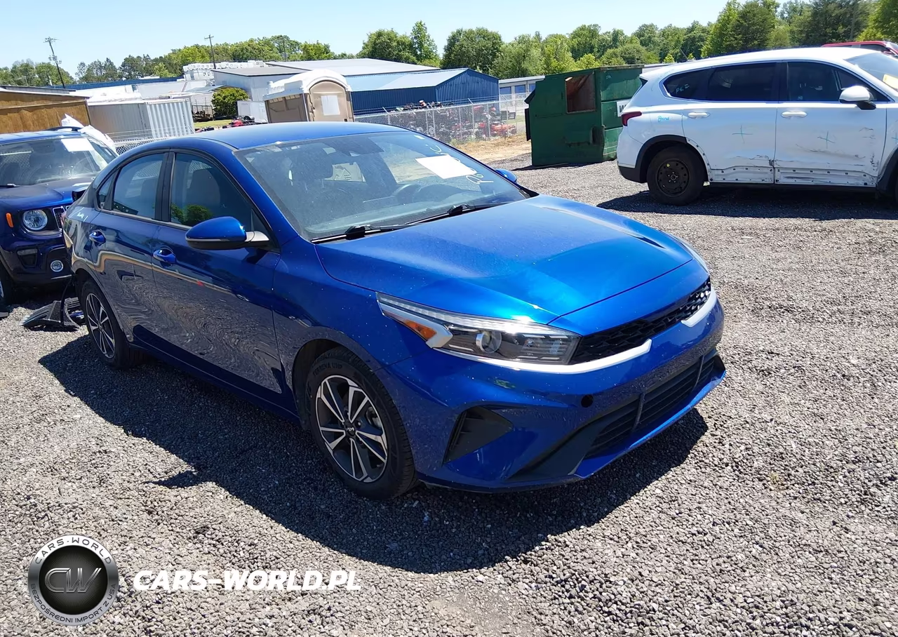 2024 Kia Forte Lxs – zdjęcie 1 z 17