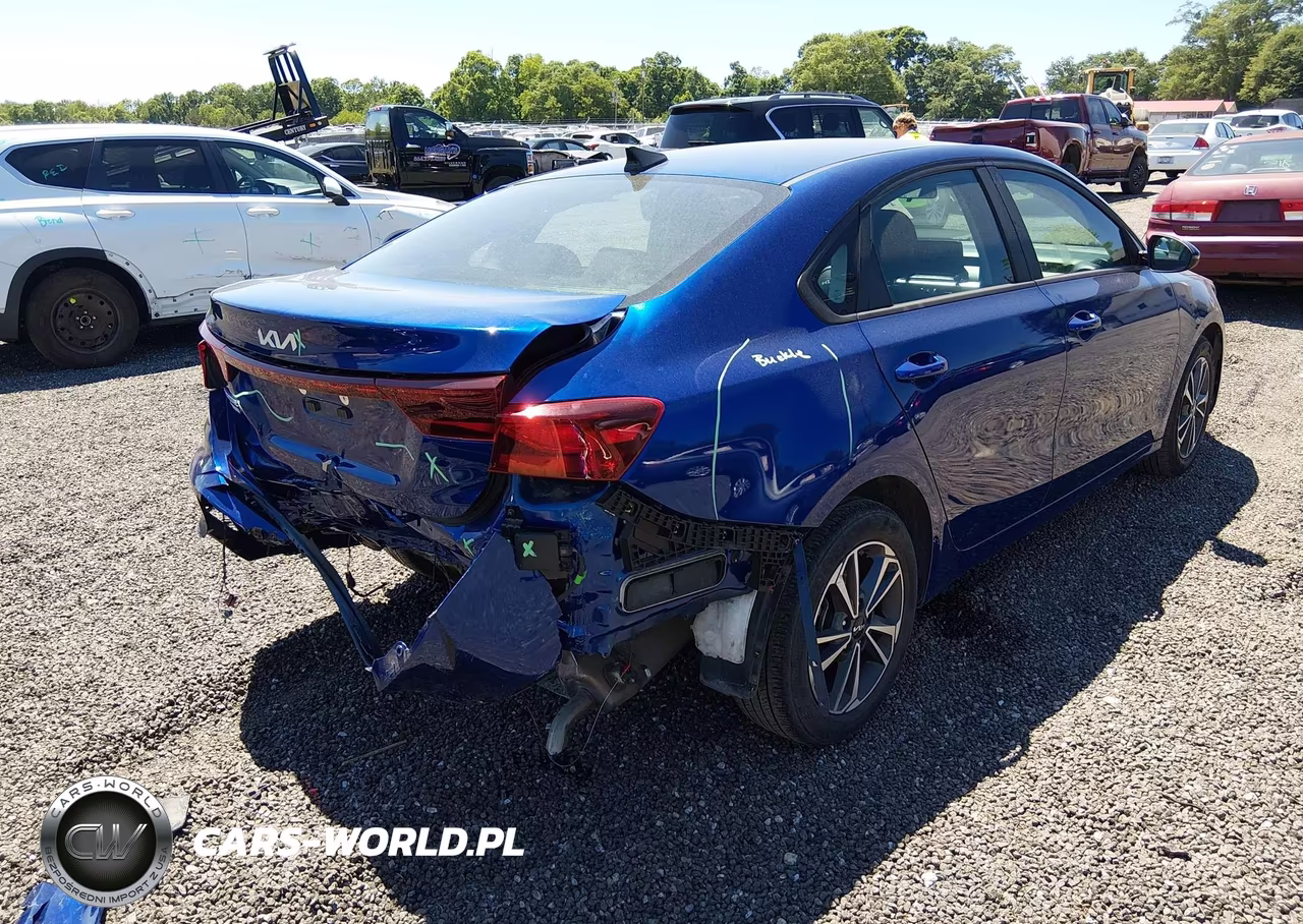 2024 Kia Forte Lxs VIN:3KPF24AD1RE725866 - 4
