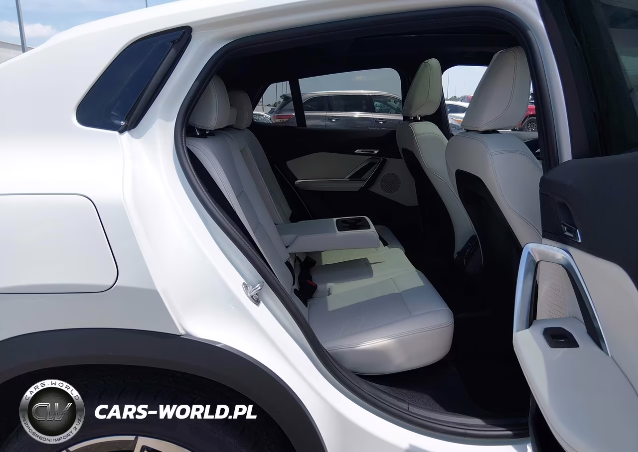 2026 BMW X2 xDrive28I VIN:WBX63GM07T5473473 - 8