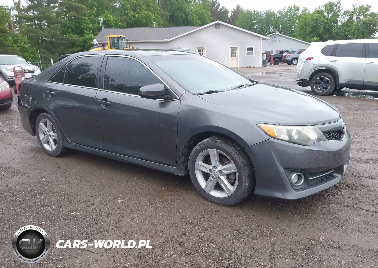 2014 Toyota Camry Se – zdjęcie 1 z 17