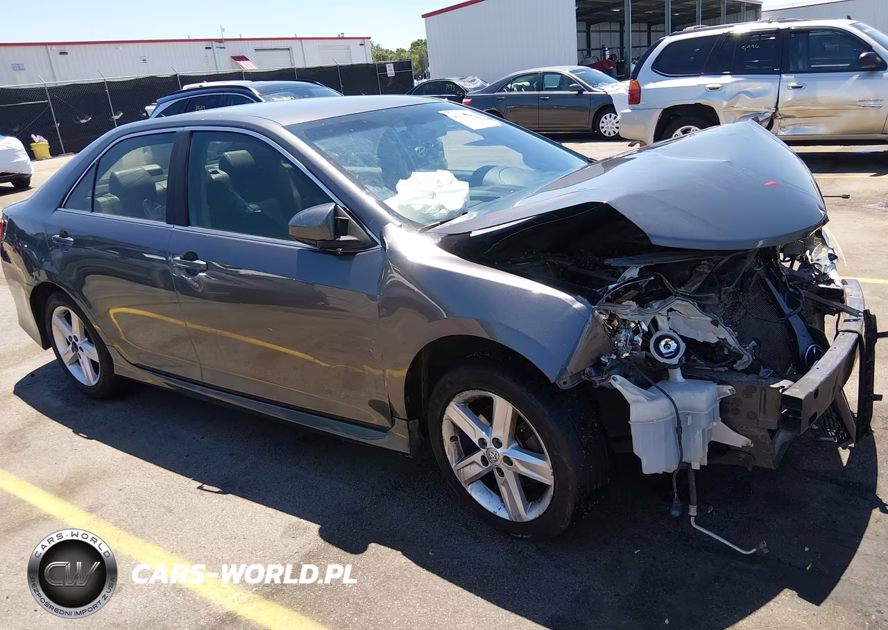 2013 Toyota Camry Se – zdjęcie 1 z 17