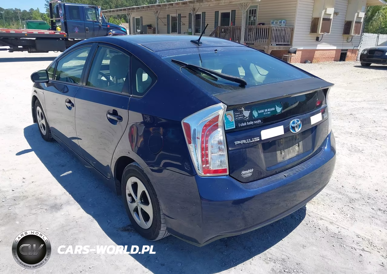 2014 Toyota Prius Three VIN:JTDKN3DU7E1824751 - 3
