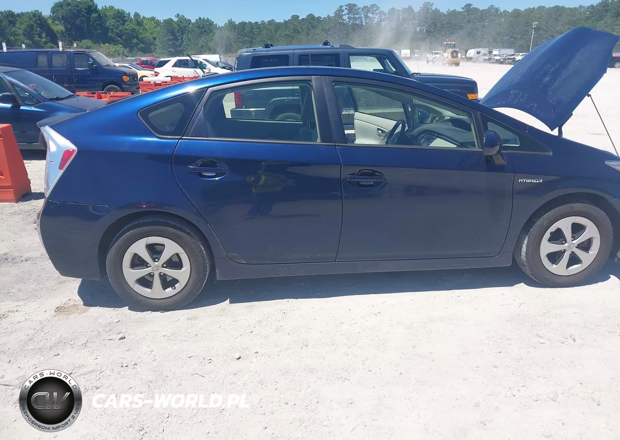 2014 Toyota Prius Three VIN:JTDKN3DU7E1824751 - 6