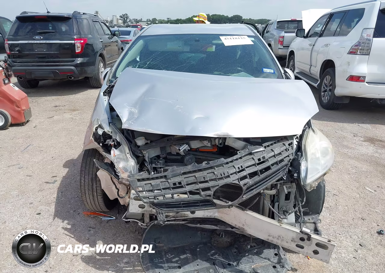 2013 Toyota Prius Two VIN:JTDKN3DU6D5582428 - 13