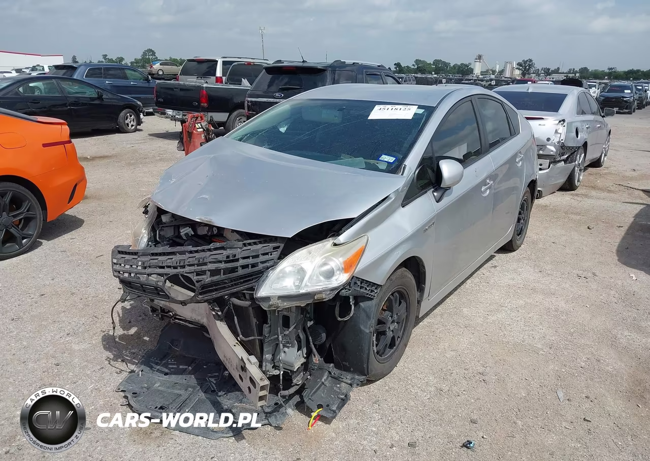 2013 Toyota Prius Two VIN:JTDKN3DU6D5582428 - 2