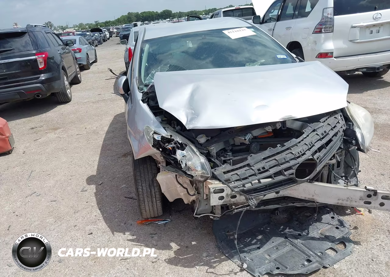 2013 Toyota Prius Two VIN:JTDKN3DU6D5582428 - 6