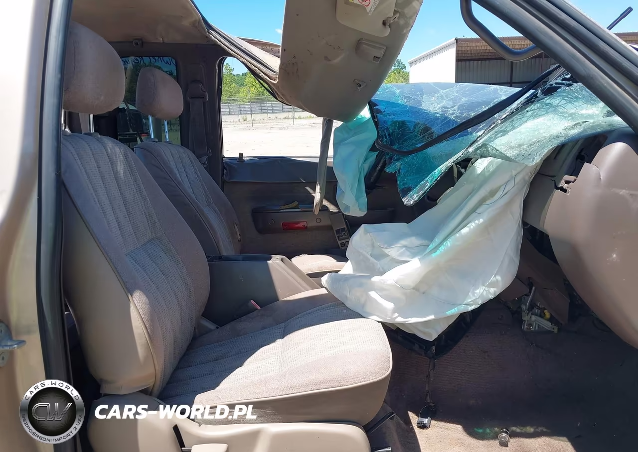 1999 Toyota Tacoma VIN:4TAWN72N9XZ551140 - 5