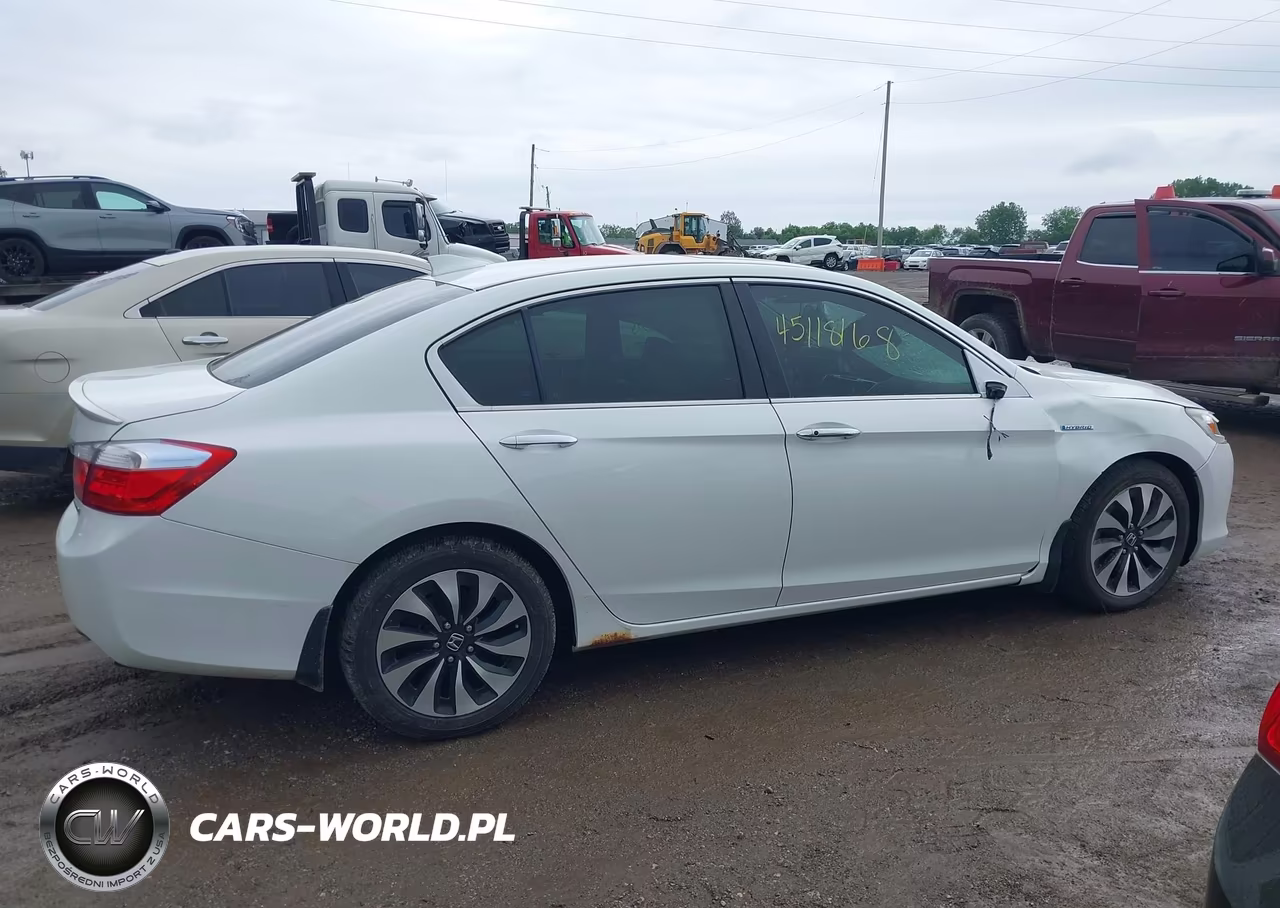 2015 Honda Accord Hybrid Ex-L VIN:1HGCR6F52FA001082 - 13