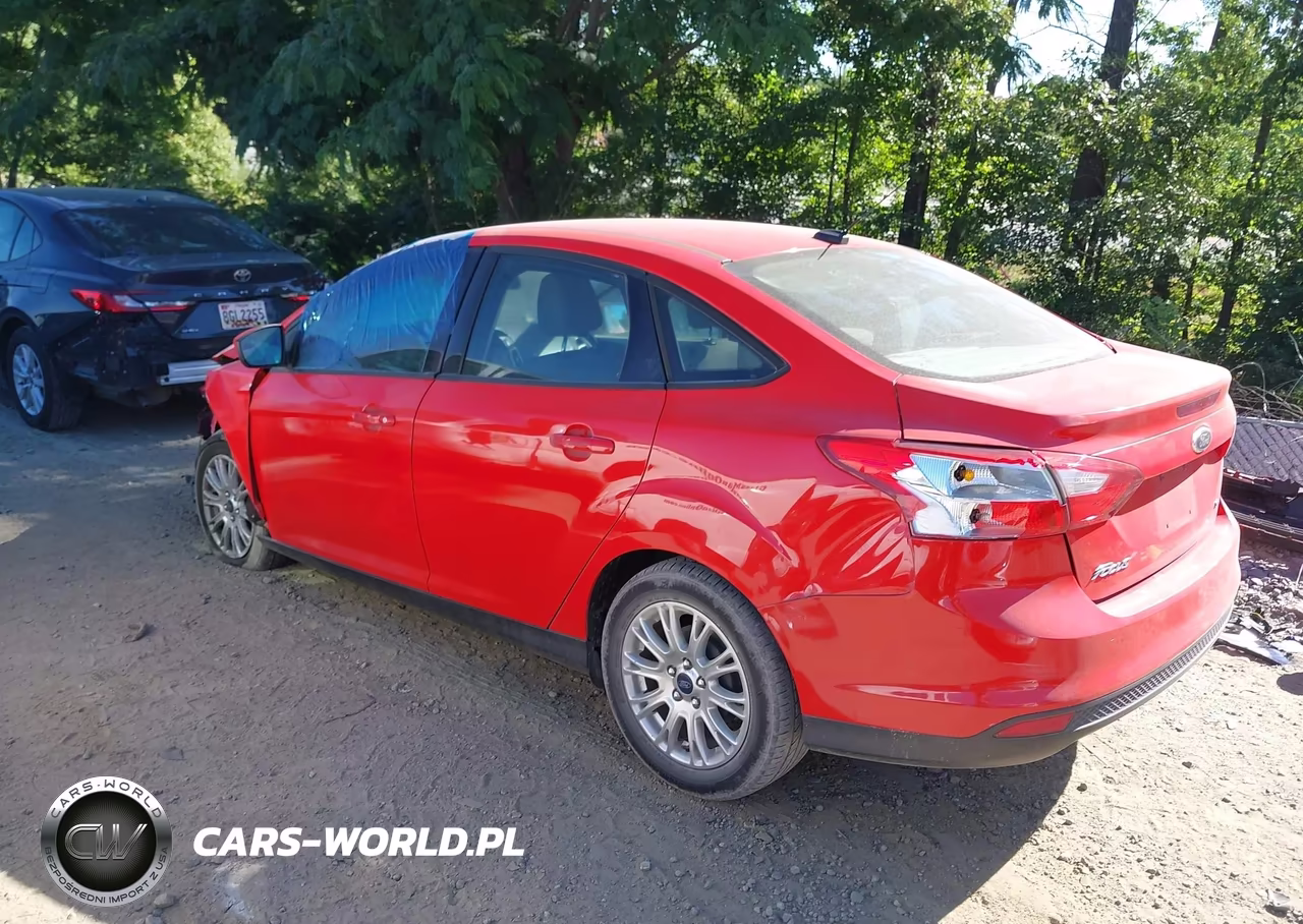 2012 Ford Focus Se VIN:1FAHP3F25CL333277 - 3