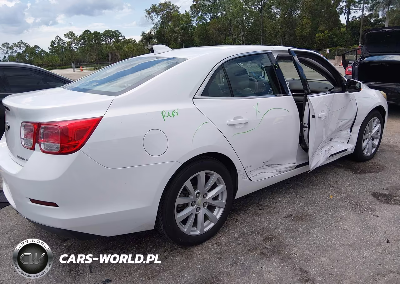 2015 Chevrolet Malibu 2Lt VIN:1G11D5SL3FF151913 - 4