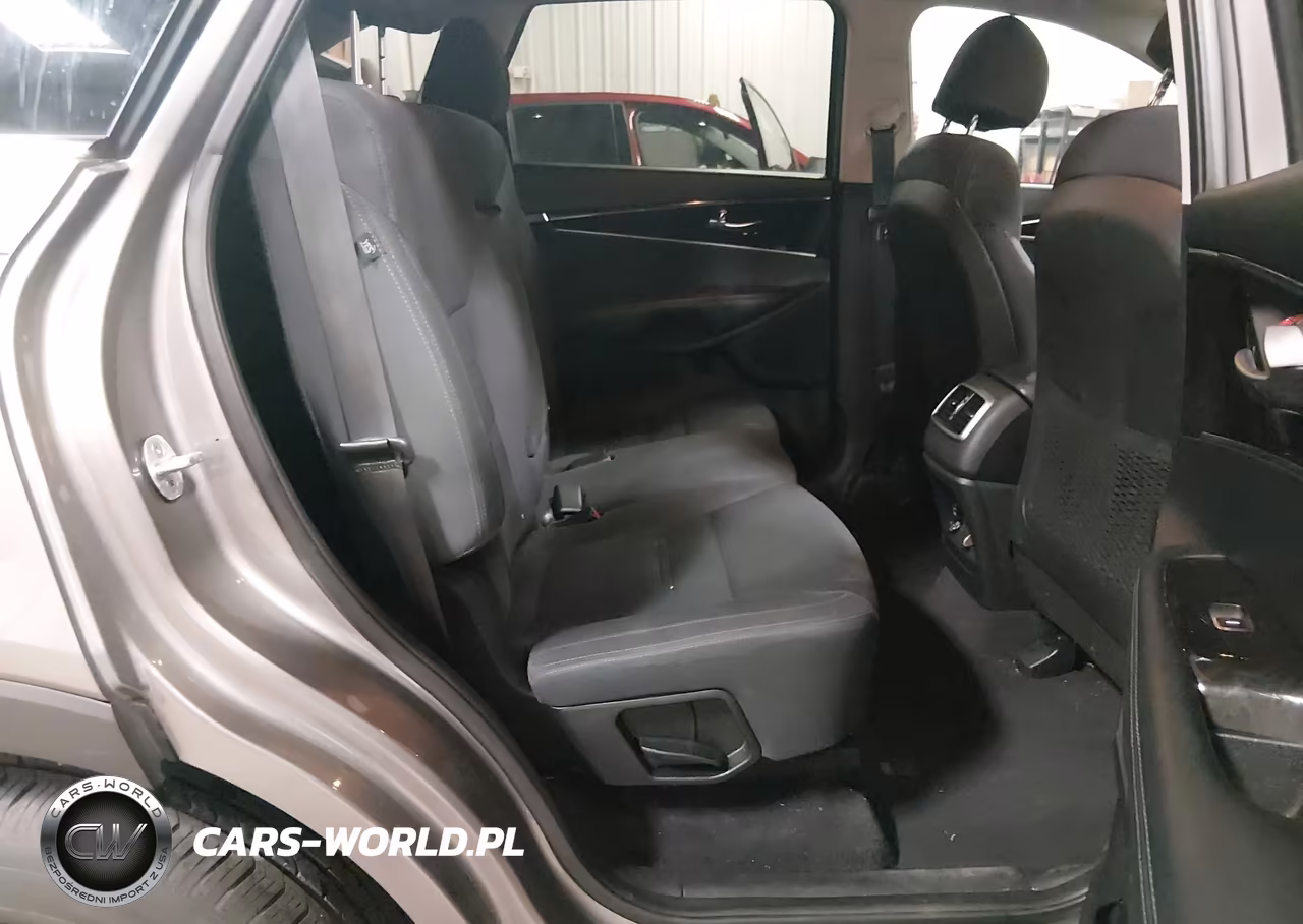 2018 Kia Sorento 3.3L Lx VIN:5XYPG4A52JG387433 - 8