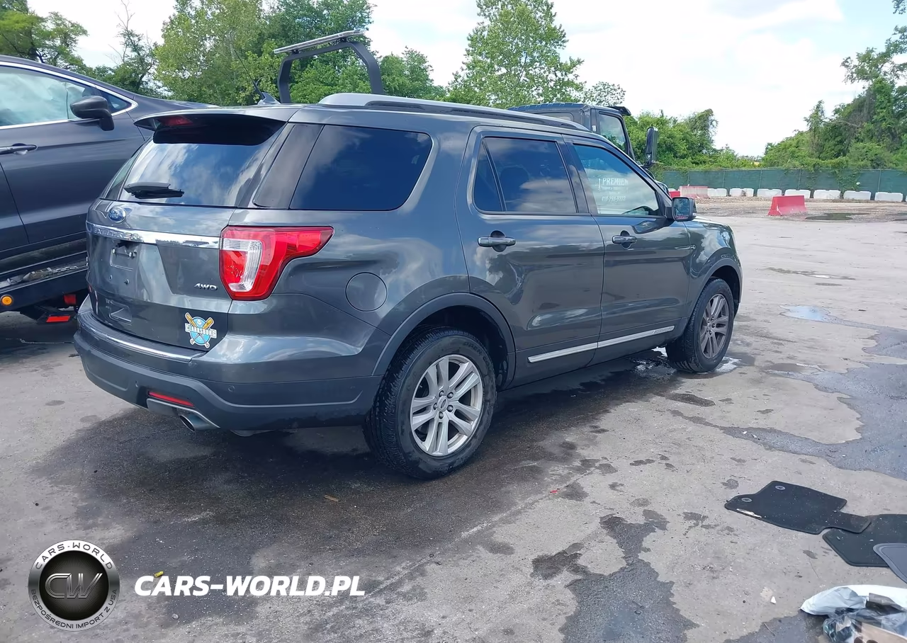 2018 Ford Explorer Xlt VIN:1FM5K8D82JGC51234 - 4