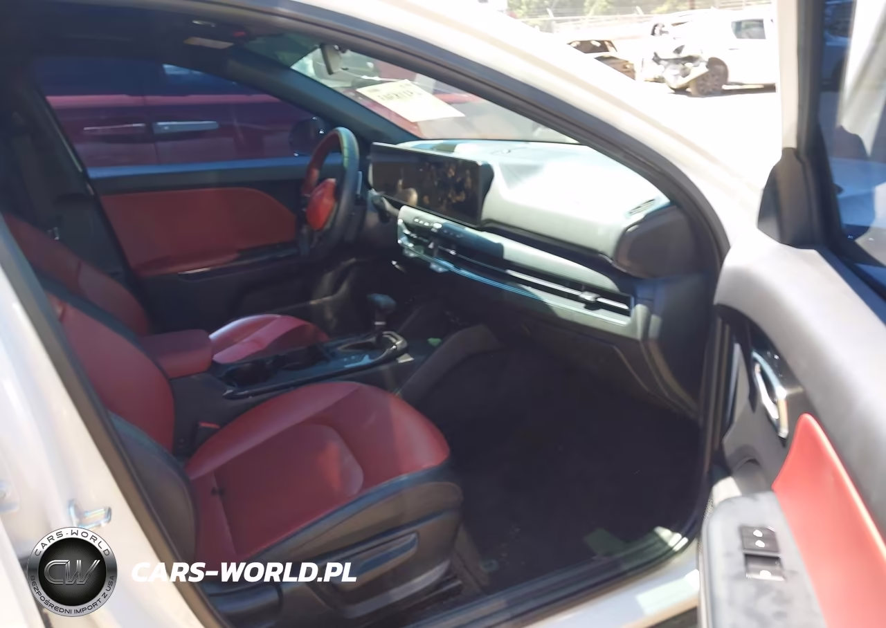 2025 Kia K4 Gt-Line Turbo VIN:3KPFW4DC0SE108598 - 5