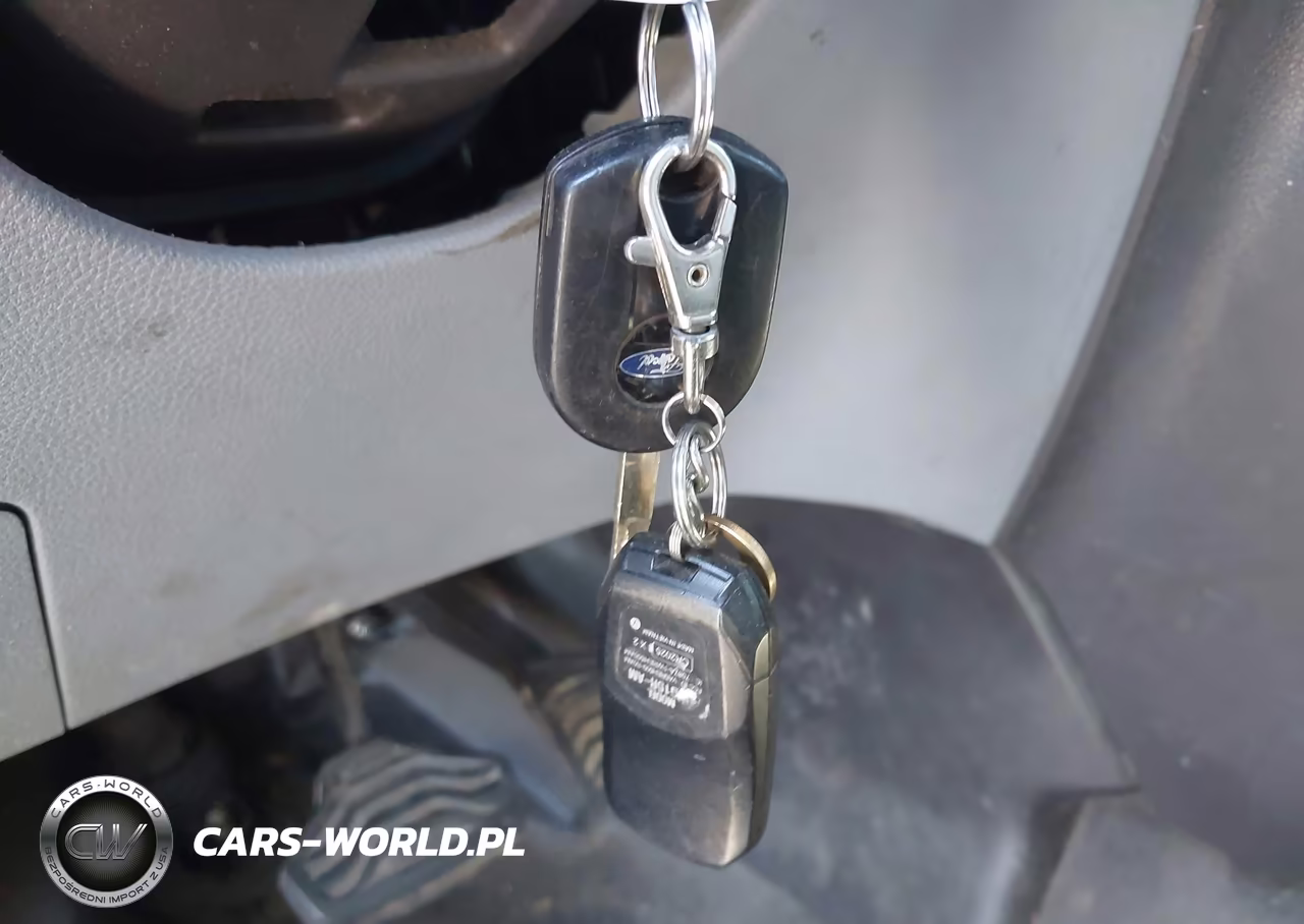 2017 Ford Transit-250 VIN:1FTYR1CM2HKB03160 - 11